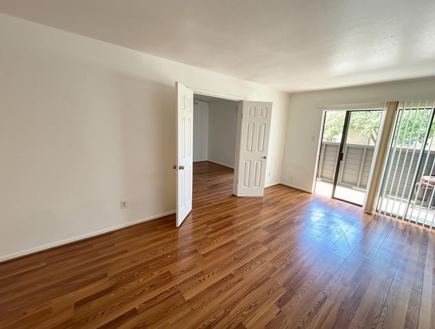 3015 Walnut Bend Ln apt 26, Houston, TX 77042