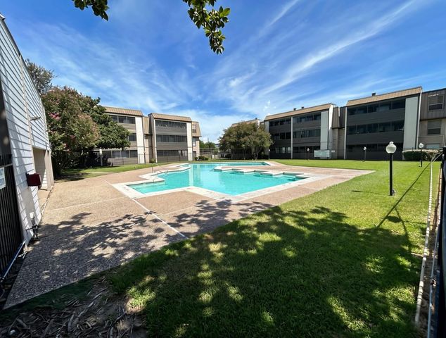3015 Walnut Bend Ln apt 26, Houston, TX 77042