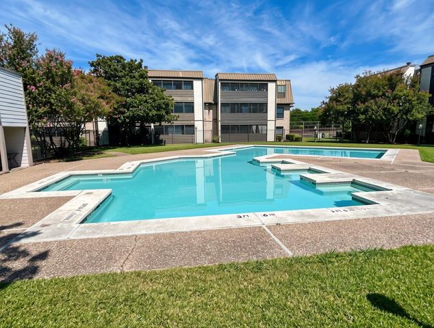 3015 Walnut Bend Ln apt 26, Houston, TX 77042
