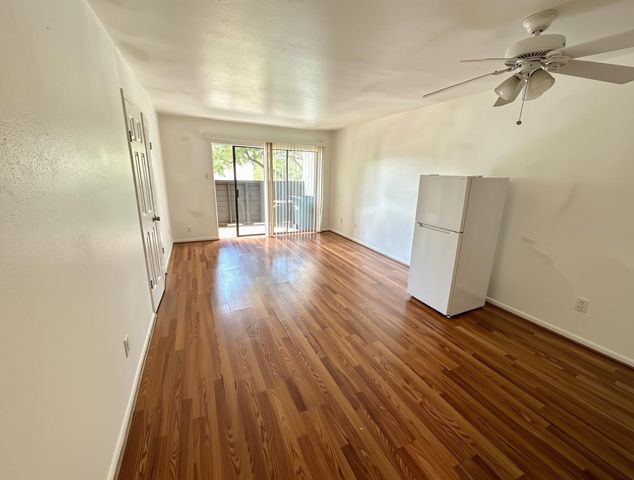 3015 Walnut Bend Ln apt 26, Houston, TX 77042