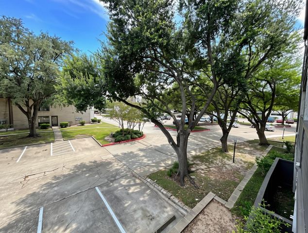 3015 Walnut Bend Ln apt 26, Houston, TX 77042