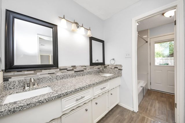 12907 Rolling Valley Drive, Cypress, TX 77429