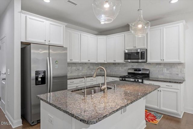 205 Castien Cove Place, Apex, NC 27539