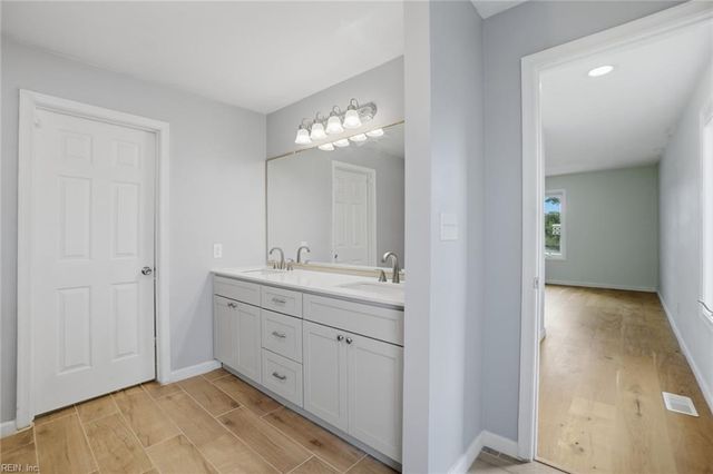 143 Harbor Watch DR, Chesapeake, VA 23320