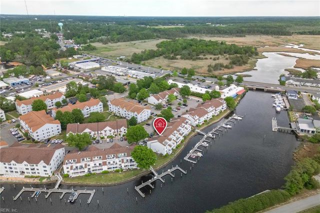 143 Harbor Watch DR, Chesapeake, VA 23320