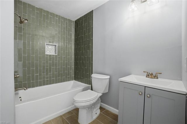 143 Harbor Watch DR, Chesapeake, VA 23320