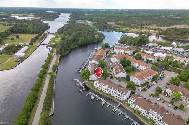 143 Harbor Watch DR, Chesapeake, VA 23320