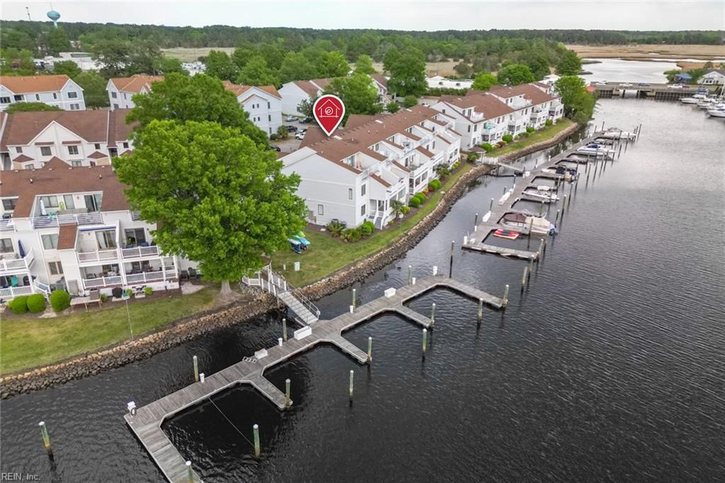 143 Harbor Watch DR, Chesapeake, VA 23320