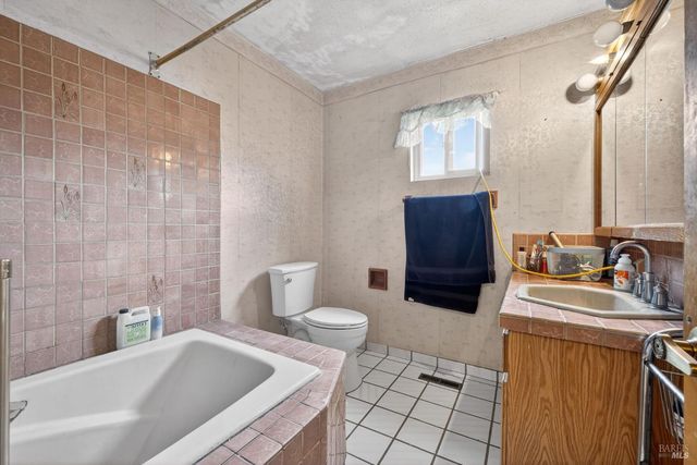 410 E Railroad Ave, Cotati, CA 94931