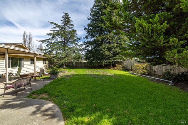 410 E Railroad Ave, Cotati, CA 94931