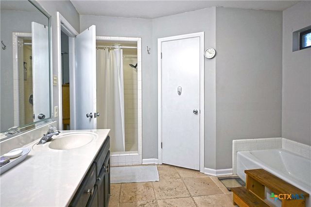 240 Oak Court, New Braunfels, TX 78132