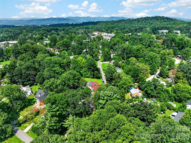 47 Royal Oaks Road, Arden, NC 28704