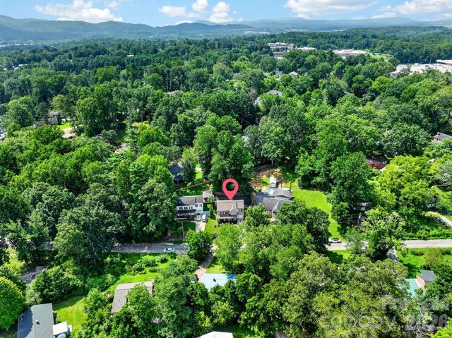 47 Royal Oaks Road, Arden, NC 28704