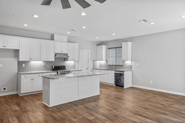 9605 Mondrian Ln, Riverside, CA 92508