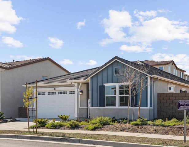 9605 Mondrian Ln, Riverside, CA 92508