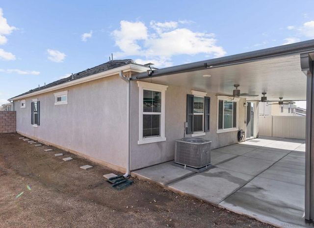 9605 Mondrian Ln, Riverside, CA 92508