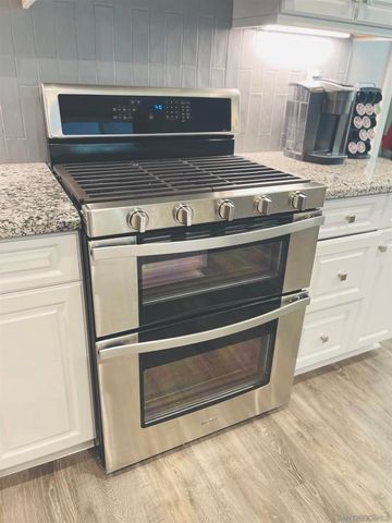 9605 Mondrian Ln, Riverside, CA 92508