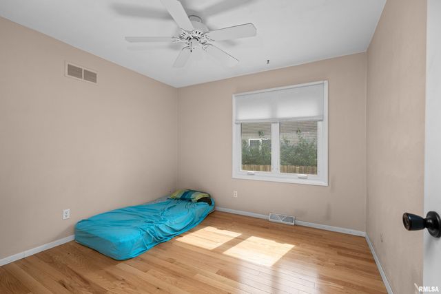 2586 E GEORGE WASHINGTON Boulevard, Davenport, IA 52803