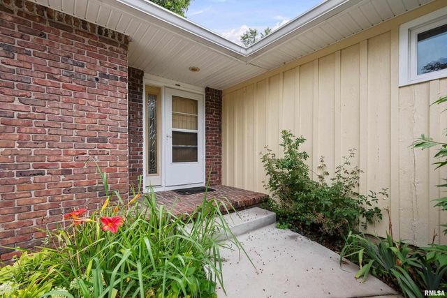 2586 E GEORGE WASHINGTON Boulevard, Davenport, IA 52803