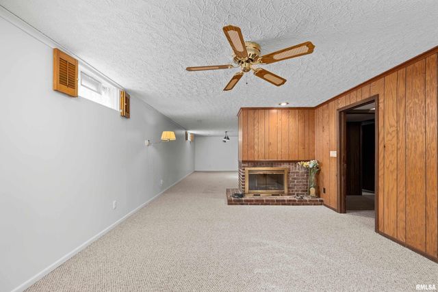 2586 E GEORGE WASHINGTON Boulevard, Davenport, IA 52803