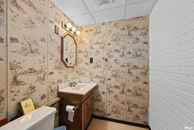 2586 E GEORGE WASHINGTON Boulevard, Davenport, IA 52803