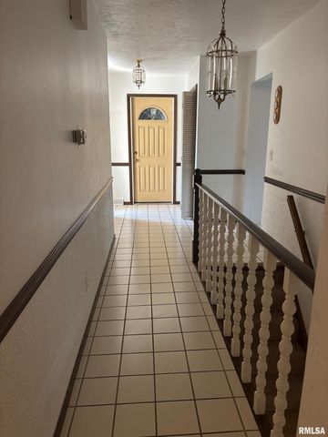 2586 E GEORGE WASHINGTON Boulevard, Davenport, IA 52803