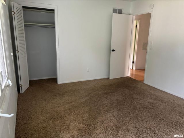 2586 E GEORGE WASHINGTON Boulevard, Davenport, IA 52803