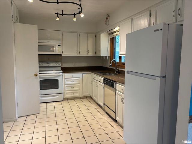 2586 E GEORGE WASHINGTON Boulevard, Davenport, IA 52803