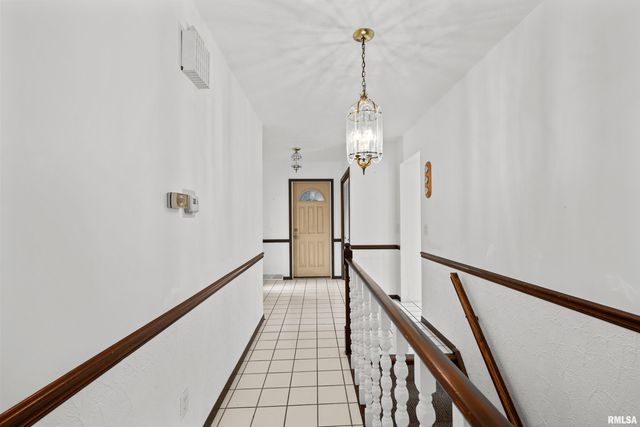 2586 E GEORGE WASHINGTON Boulevard, Davenport, IA 52803