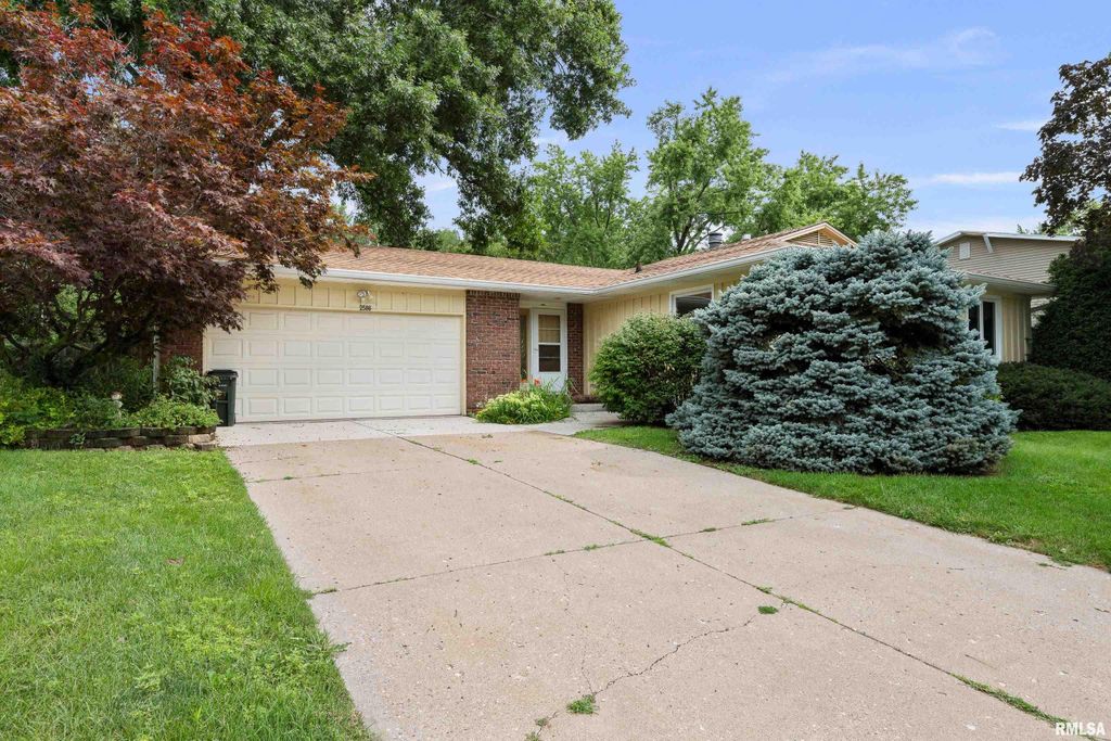 2586 E GEORGE WASHINGTON Boulevard, Davenport, IA 52803