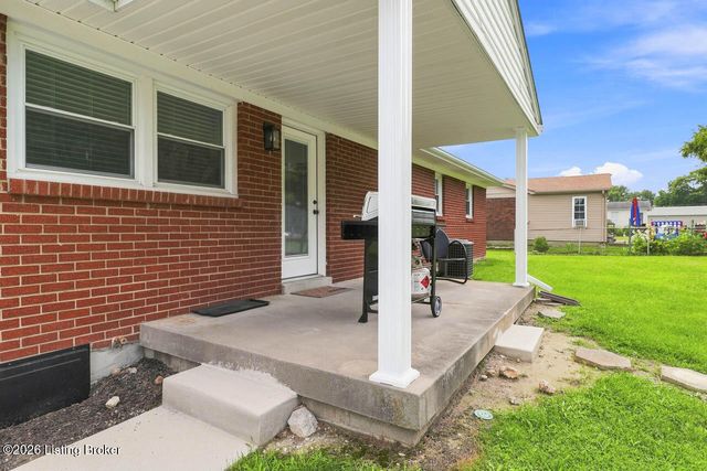 2753 Coral Ridge Rd, Brooks, KY 40109