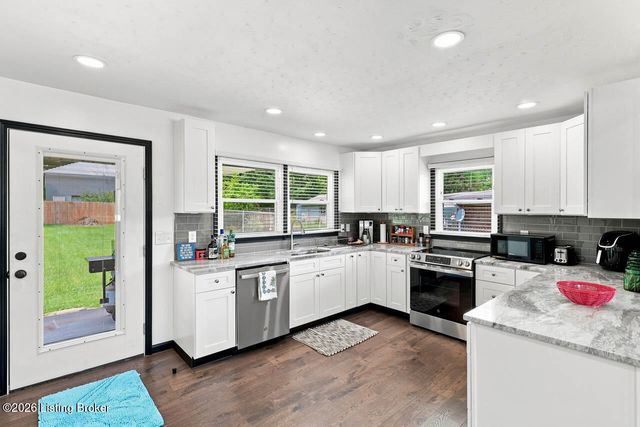 2753 Coral Ridge Rd, Brooks, KY 40109