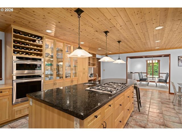 1515 S RADCLIFFE Ct, Portland, OR 97219