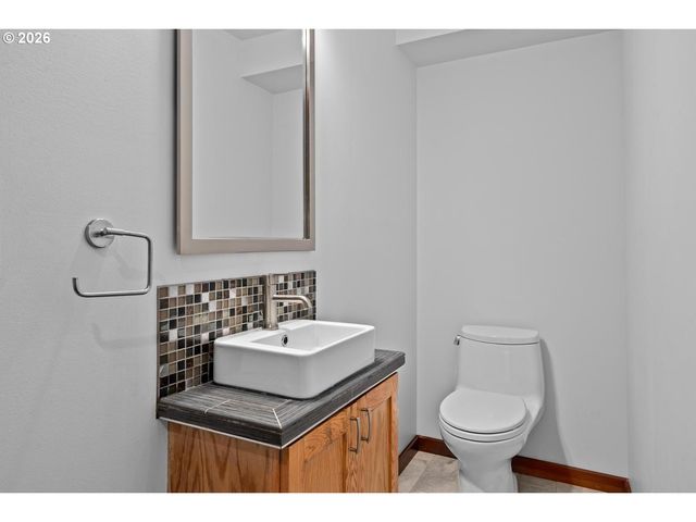 1515 S RADCLIFFE Ct, Portland, OR 97219