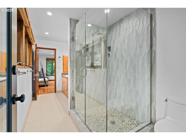 1515 S RADCLIFFE Ct, Portland, OR 97219