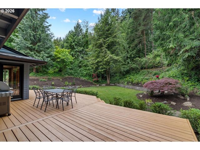 1515 S RADCLIFFE Ct, Portland, OR 97219