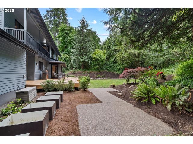 1515 S RADCLIFFE Ct, Portland, OR 97219