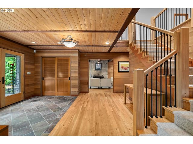 1515 S RADCLIFFE Ct, Portland, OR 97219