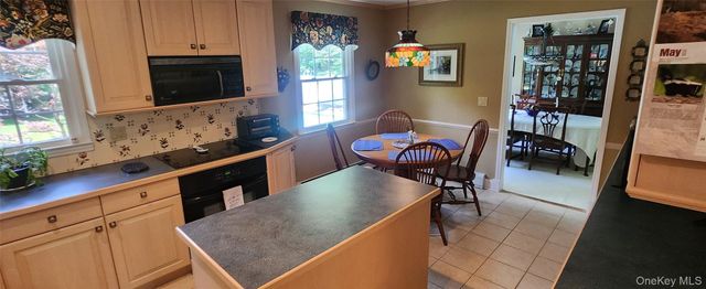 32 Queen Anne Lane, Wappingers Falls, NY 12590
