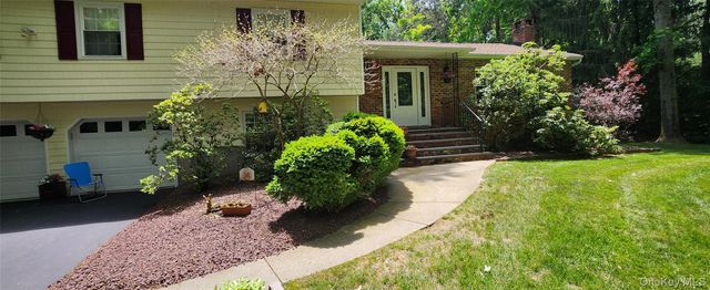 32 Queen Anne Lane, Wappingers Falls, NY 12590