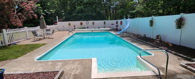 32 Queen Anne Lane, Wappingers Falls, NY 12590