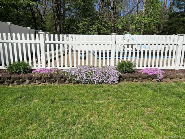 32 Queen Anne Lane, Wappingers Falls, NY 12590