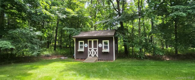 32 Queen Anne Lane, Wappingers Falls, NY 12590