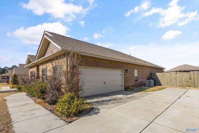 276 Dinner Tree Square, Huntsville, AL 35811