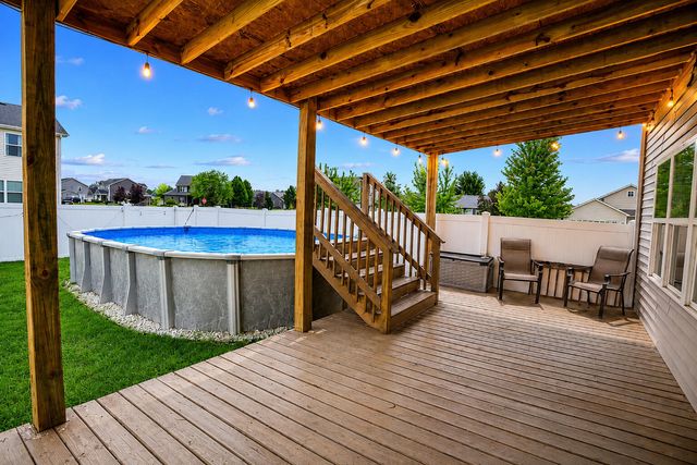 527 Chicory Lane, Valparaiso, IN 46385