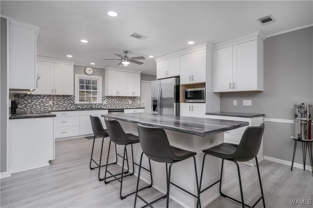 5710 Golden Pond, Northport, AL 35473