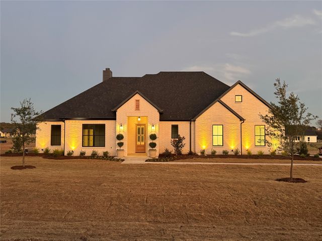 2008 Forest Bridge Drive, Azle, TX 76020
