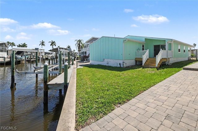 11330 Cypress LN, Fort Myers Beach, FL 33931