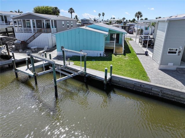 11330 Cypress LN, Fort Myers Beach, FL 33931