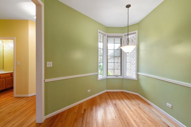 303 Reserve Circle, Clarendon Hills, IL 60514